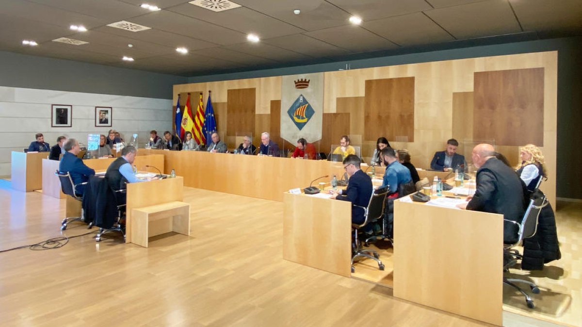 El ple extraordinari de l'Ajuntament de Salou es va celebrar ahir al migdia.