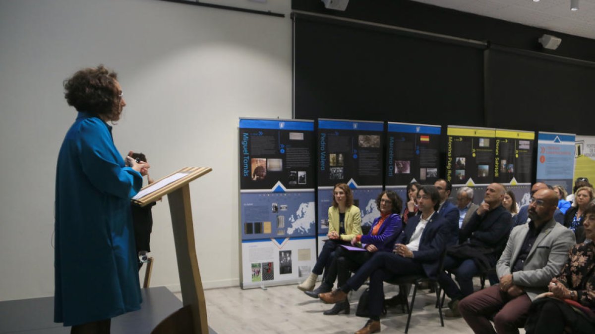 Ana Fernández durant una ponència en el marc del 75è aniversari dels