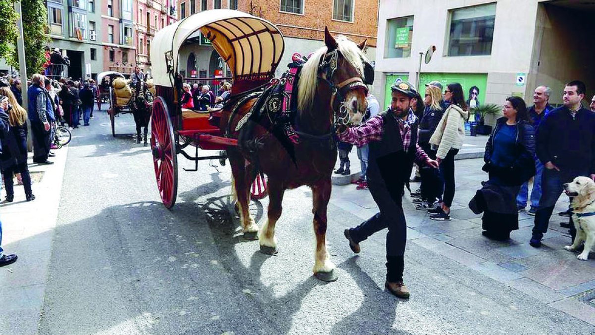 La comitiva dels Tres Tombs de Reus sortirà del Parc de la Festa cap al Tomb de Ravals.