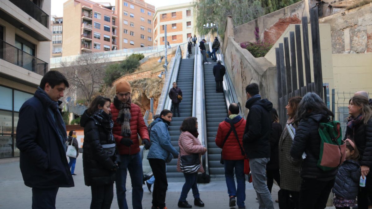 Participants de la ruta exploràtoria per la Part Baixa de Tarragona.