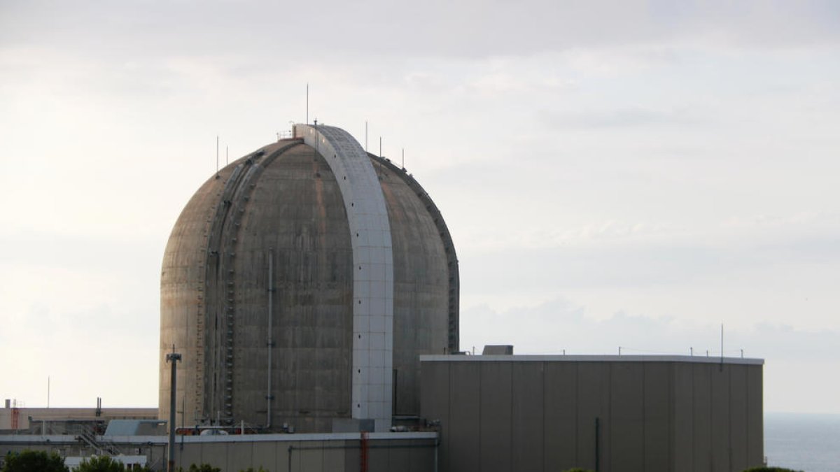 Imatge de la central nuclear de Vandellòs, al terme municipal de Vandellòs i l'Hospitalet de l'Infant.