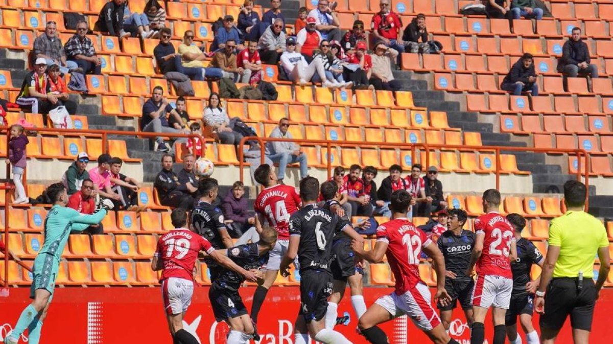 El Nàstic de Dani Vidal empieza con buen pie (2-0)