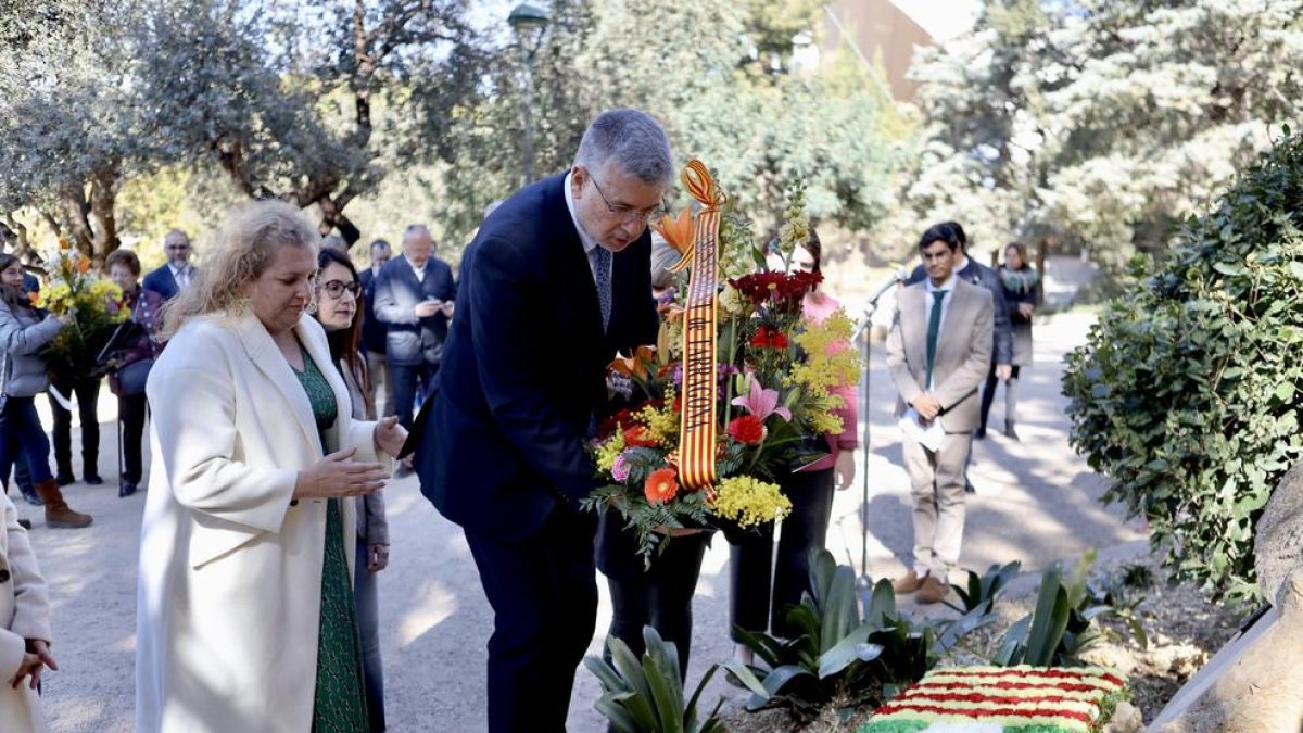 L'alcalde de Tarragona, Pau Ricomà, ha participat a l'ofrena.