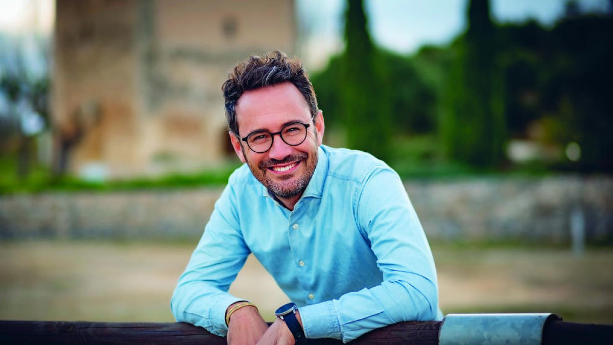 L'alcalde Pere Segura al Parc de la Torre d'en Dolça de Vila-seca.