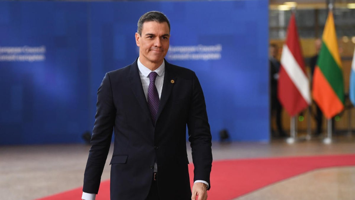 El president espanyol, Pedro Sánchez, arribant a