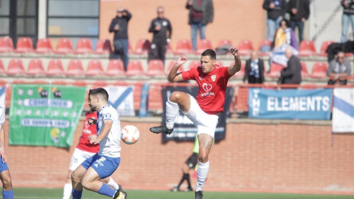 Una Pobla de Mafumet eficaz tumba al líder (2-0)