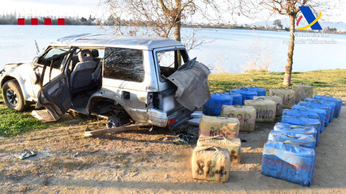 La investigació, per desmantellar l'organització de Cunit, va começar després d'interceptar un vehicle amb droga a Deltebre.