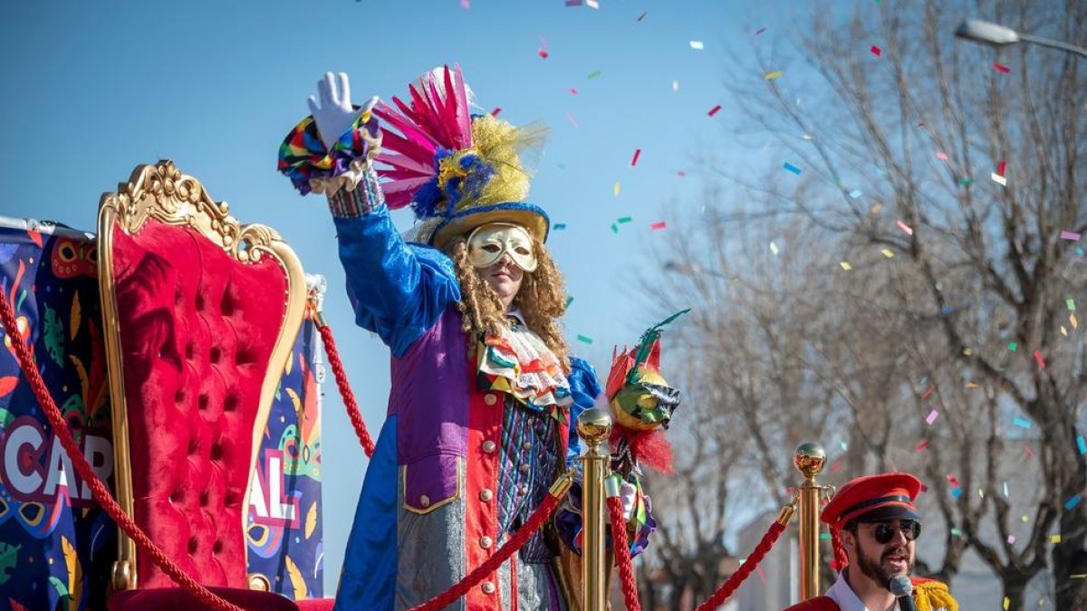 El domingo llegó el rey Carnestoltes al municipio.