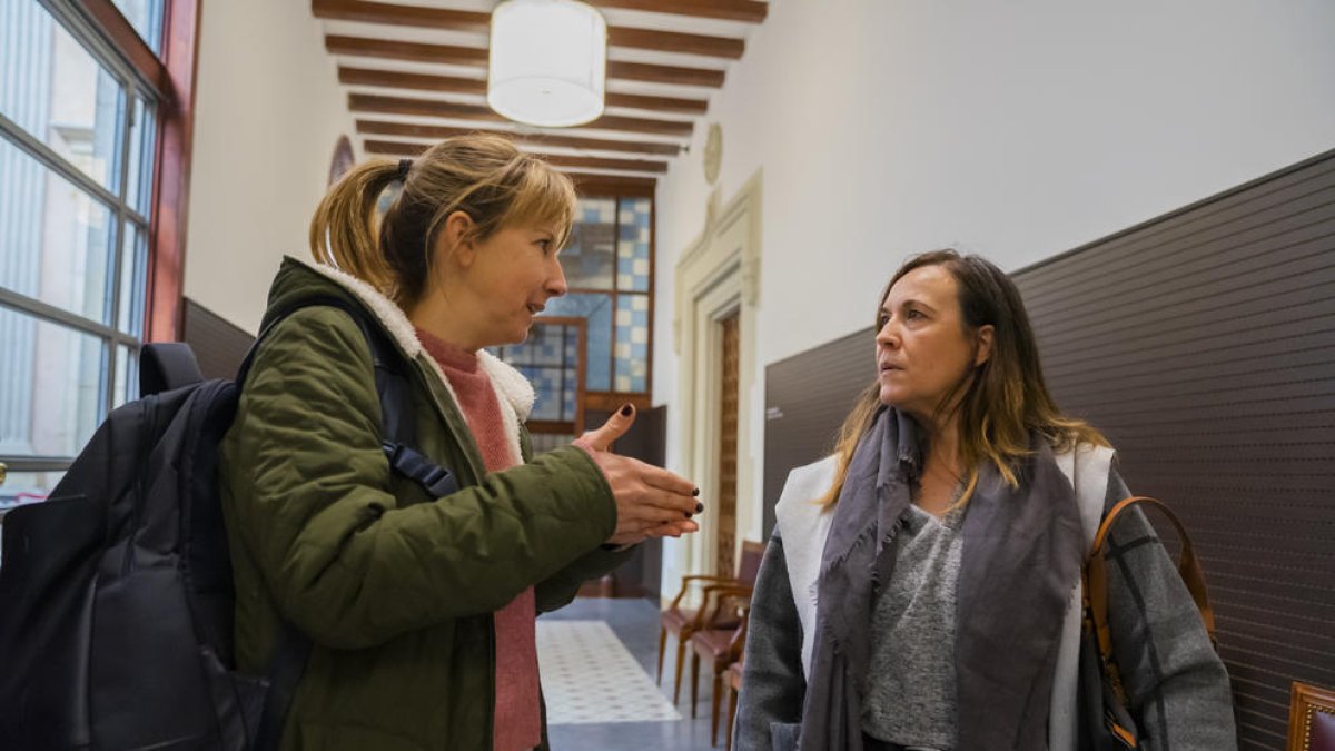 La consellera de Serveis Socials, Inés Solé, amb la coordinadora del PASS, Antonia García.