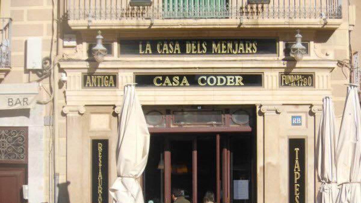 Fachada del Restaurante Coder uno de los que ofrecen menús especiales modernistas por la Reus 1900.