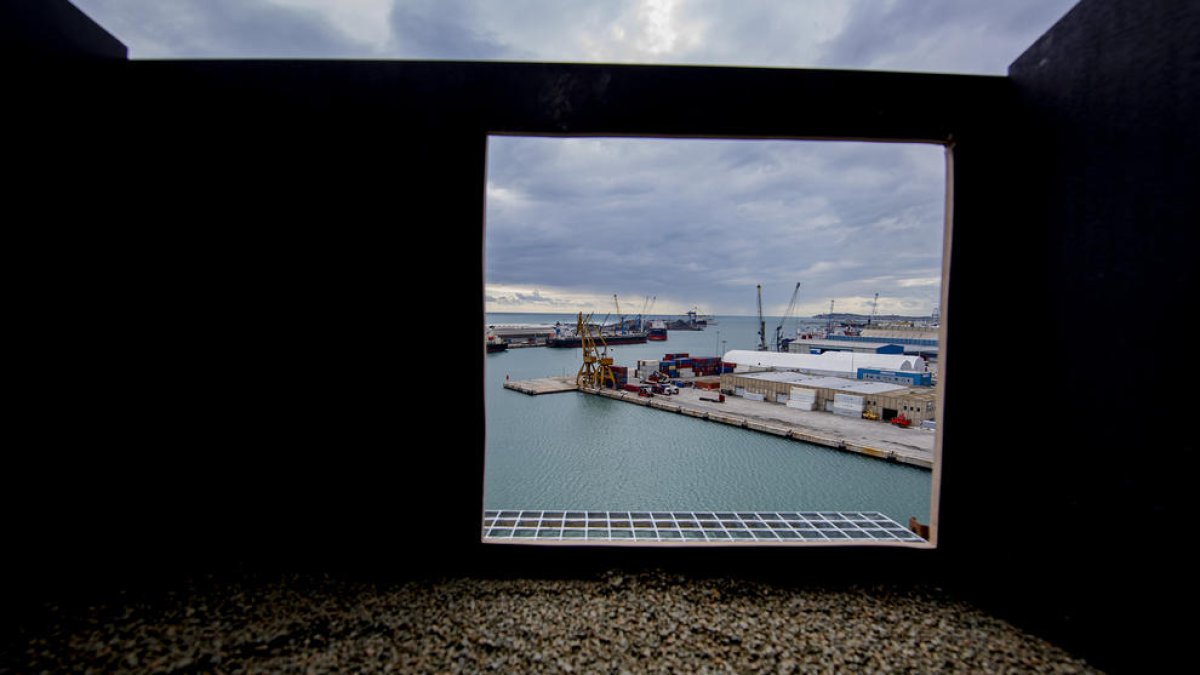 Imatge de les vistes al Port de Tarragona des de la caixa niu.