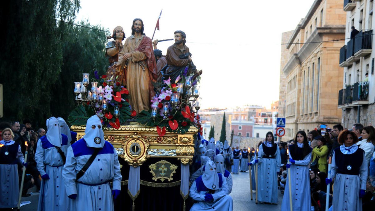 Un dels passos de la processó del Sant Enterrament de Tarragona.