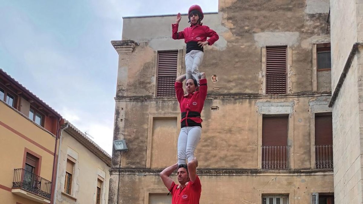 Els Minyons de l'Arboç van enlairar un pilar de 4.