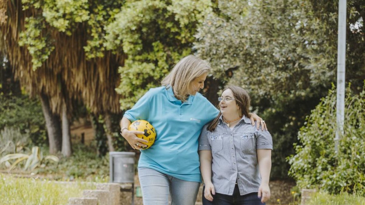 La dirección territorial Cataluña de CaixaBank ha realizado un homenaje al millar de voluntarios que han participado en alguna actividad.