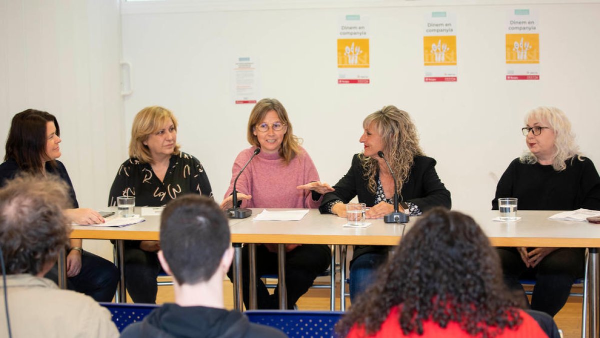 Roda de premsa de la presentació de les dades del projecte 'Dinar en companyia' de Tarragona.