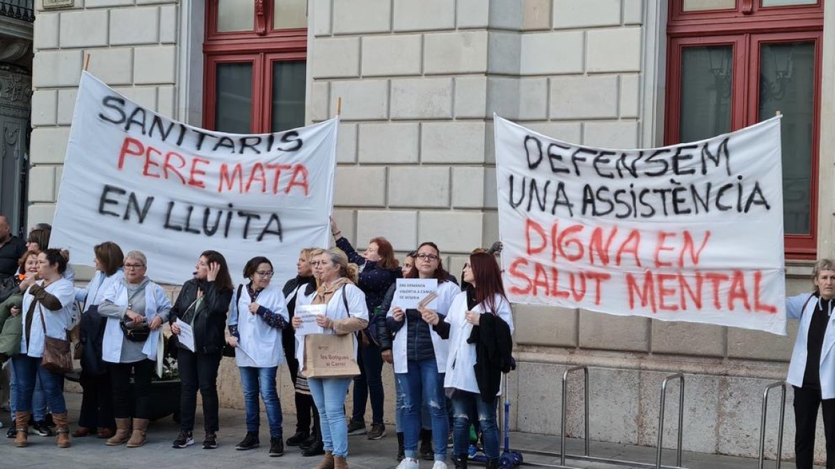 Imatge de la concentració a la plaça del Mercadal.