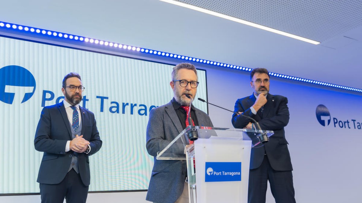 Saül Garreta, Lluís Salvadó i Juli Fernàndez van mantenir una reunió ahir a Tarragona.