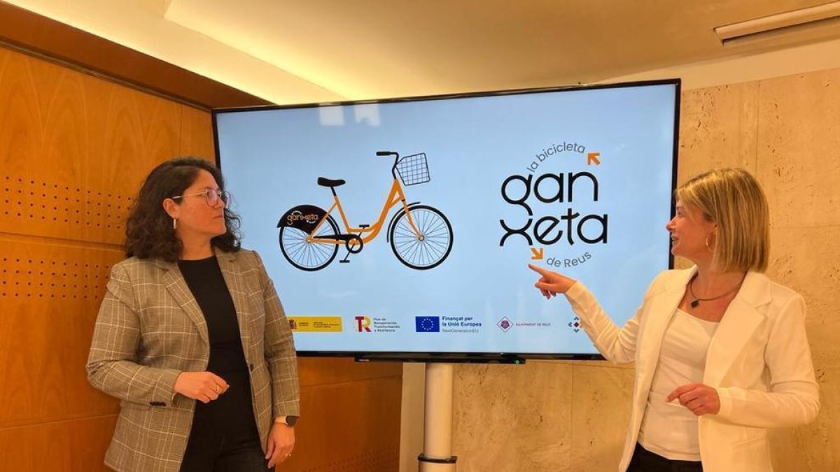 Imatge de la presentació del nom i la imatge de la Ganxeta, la bicicleta de Reus.