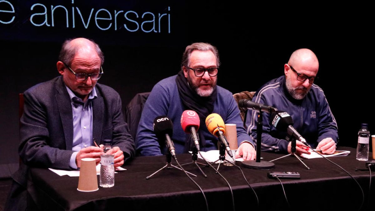 Josep Margalef, Daniel Recasens y Francesc Cerro-Ferran, durante la presentación en el Teatro Fortuny.