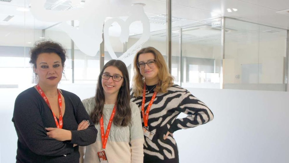 La doctora Carolina Florian, líder del proyecto, junto a su equipo.