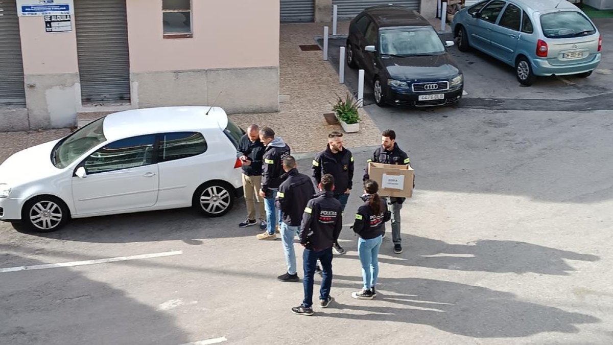 Imatge de l'operació policial a Llevant.