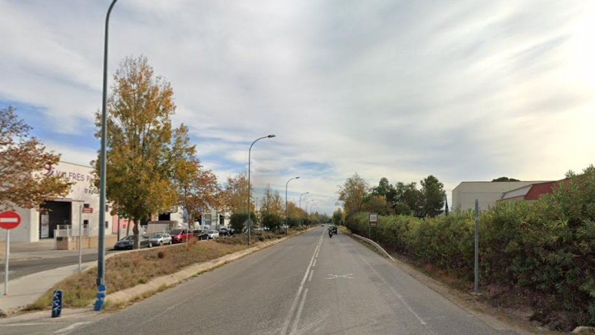 Imatge de l'avinguda de Falset, un dels trams on s'ubicarà un nou carril per a bicicletes.