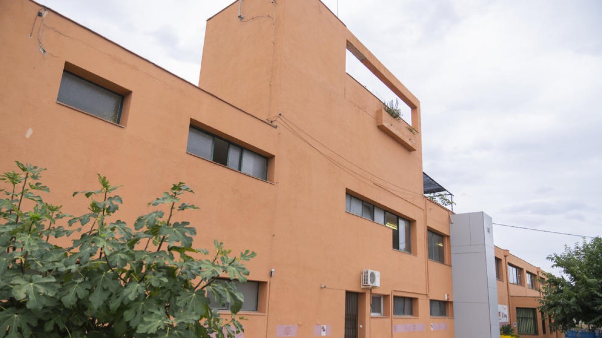 Imatge d'arxiu de la façana de l'Escola Sant Salvador de Tarragona.