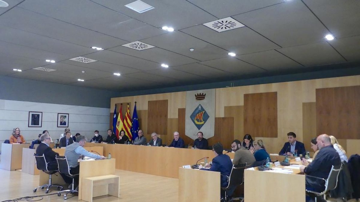 La sessió plenària es va celebrar ahir a l'Ajuntament de Salou.