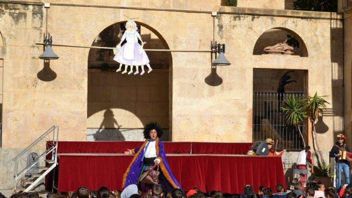 La primera pierna la cortarán el concejal Daniel Recasens y Pere Turellols.