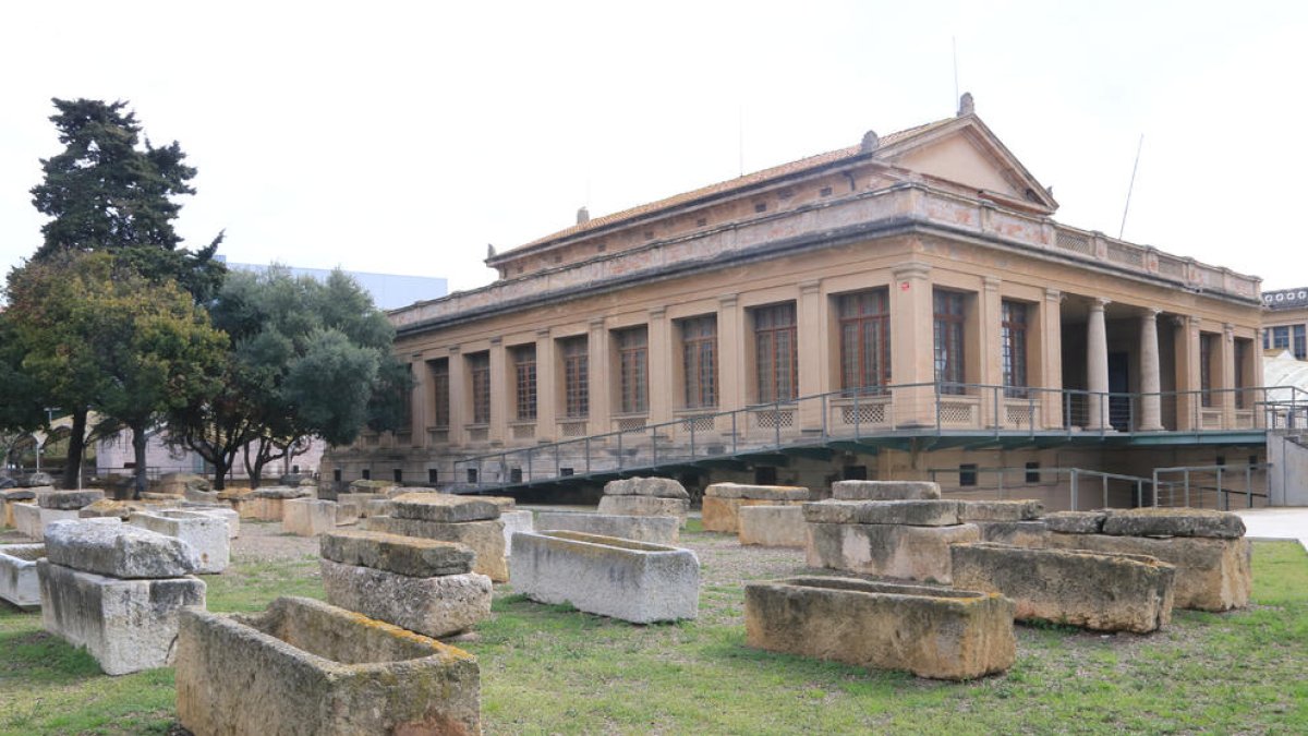 La Necròpolis de Tàrraco, amb el Museu de la Necròpolis de fons.