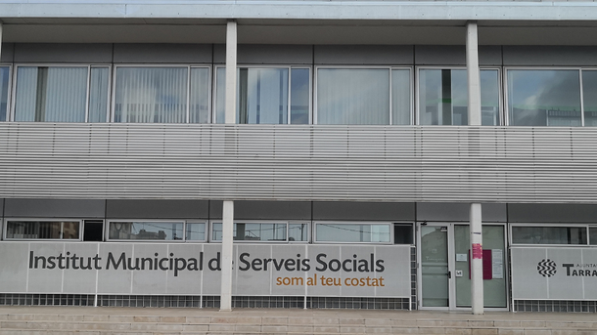 Façana del centre de Serveis Socials del barri de Torreforta de Tarragona.