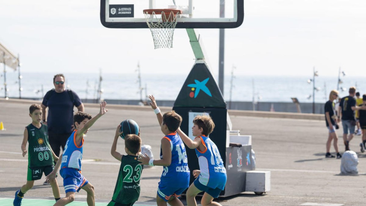 CaixaBank se convierte en Premium Partner del Centenario del Baloncesto Catalán.