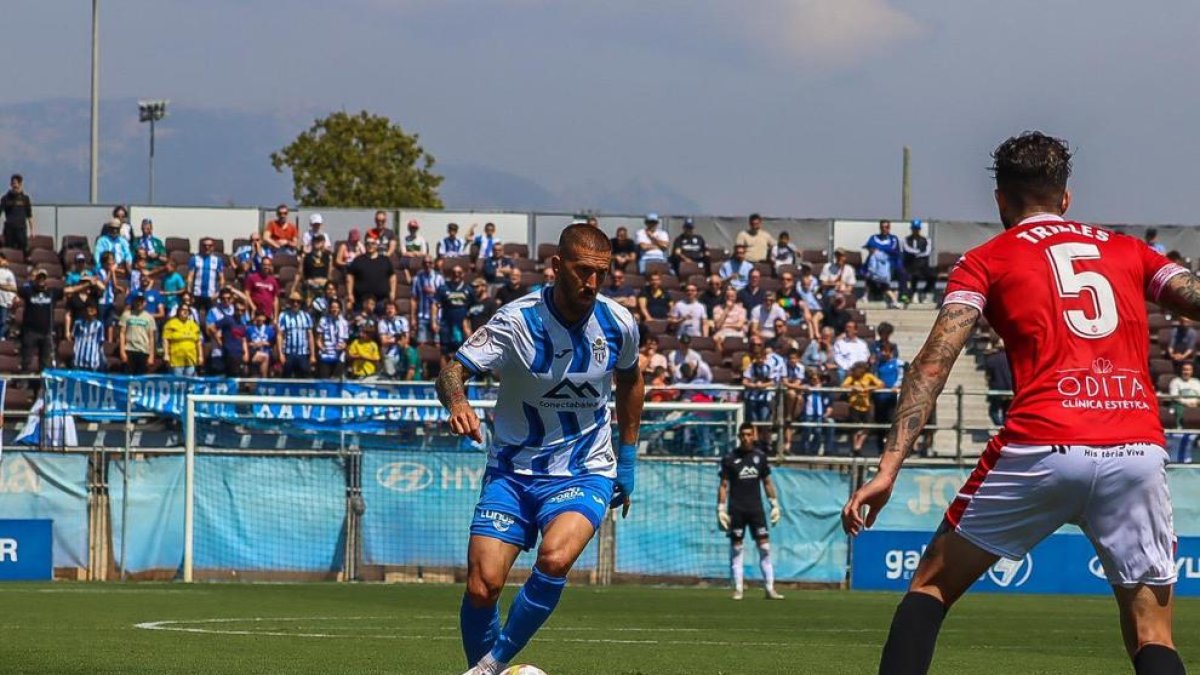 El Nàstic cau amb polèmica i es fica en un problema (2-1)