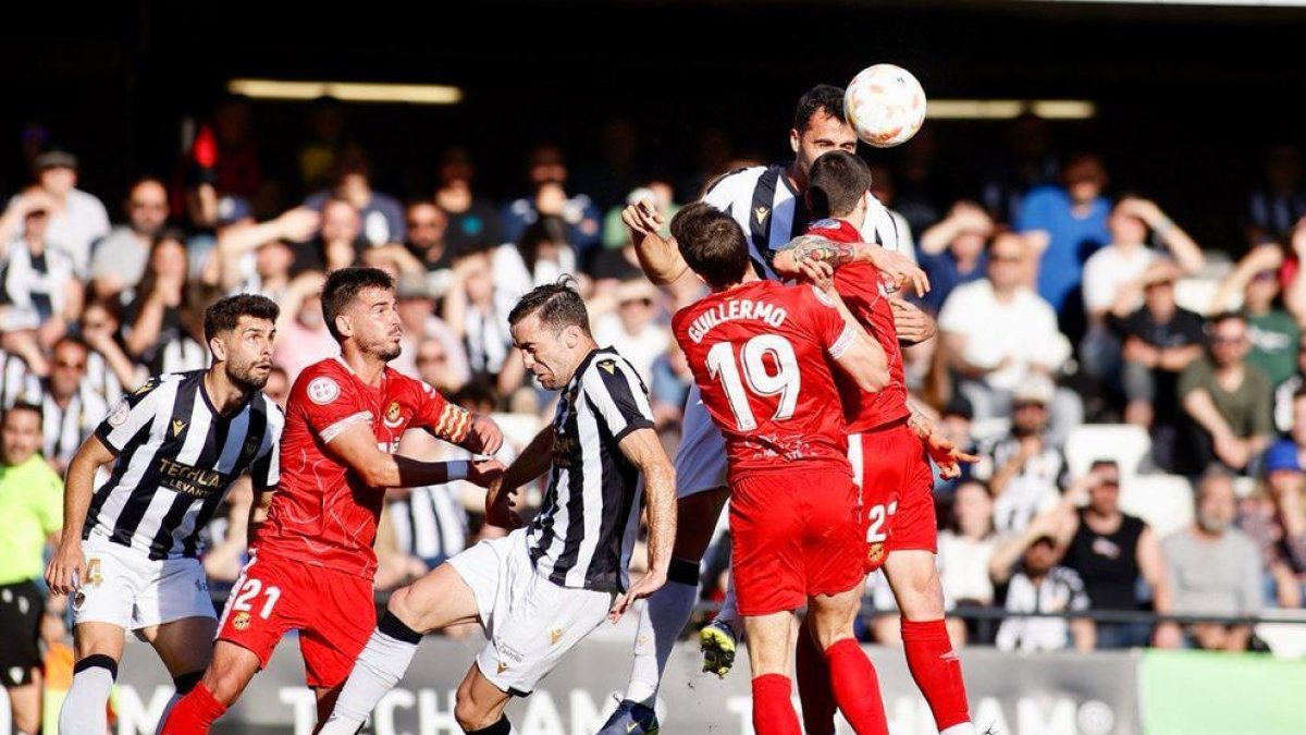 El Nàstic es va emportar un punt d'un dels estadis més difícils de la categoria en un dels millors partits defensius de la temporada