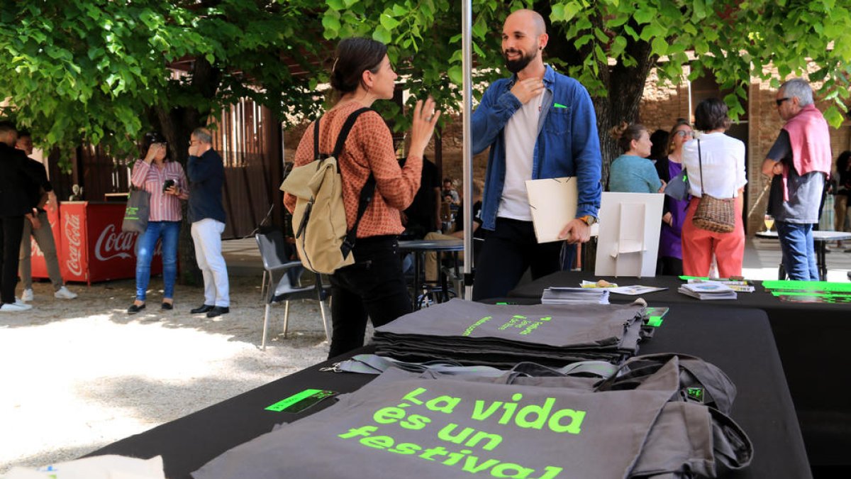 Merchandatge de la nova marca de Festivals Terres de l'Ebre.