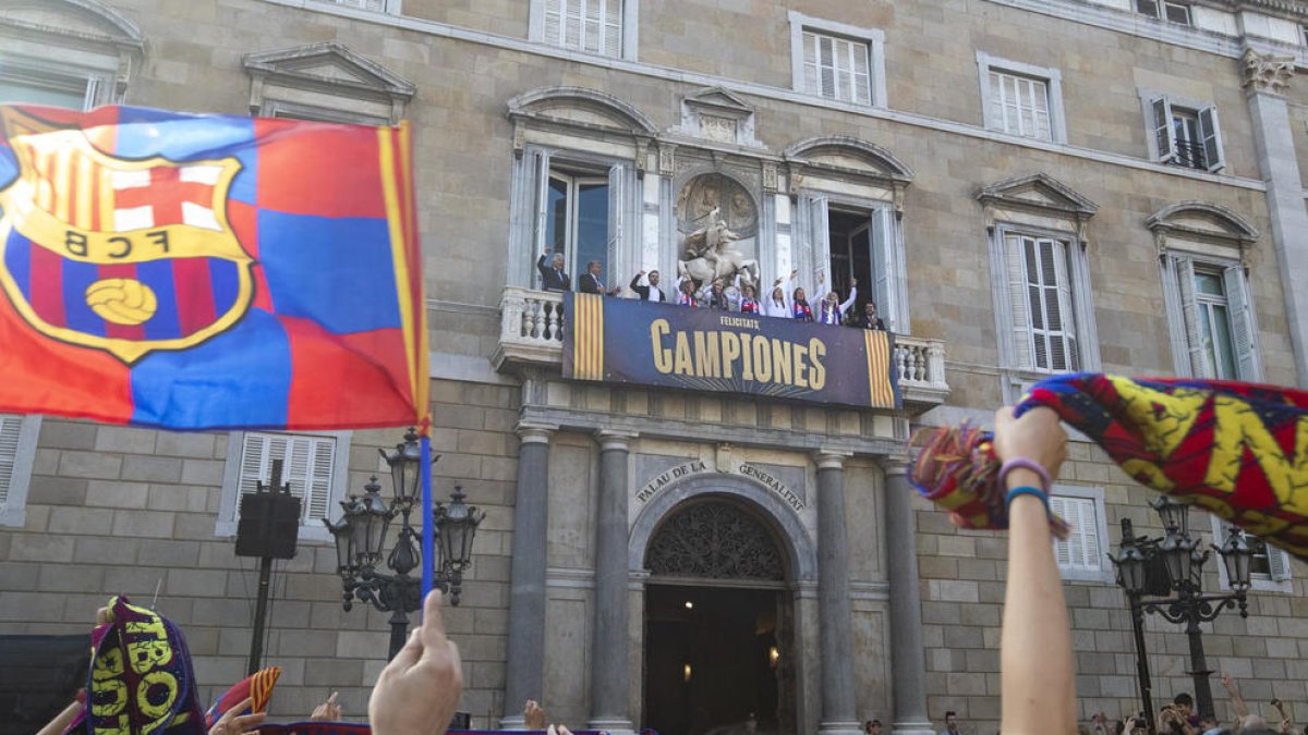 Celebración de la Champions femenina de fútbol en el Palau de la Generalitat.