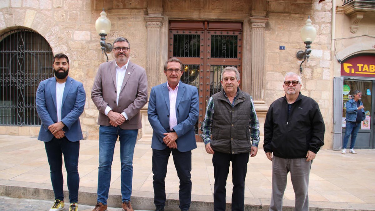 De izquierda a derecha: Oriol Pallissó (ERC); Marc Vinya (Junts); Juanma Cabello (PSC); Josep Andreu (MP); y Ramon de Domingo Iborra ( DESPERTEM, POBLE!- FIC).