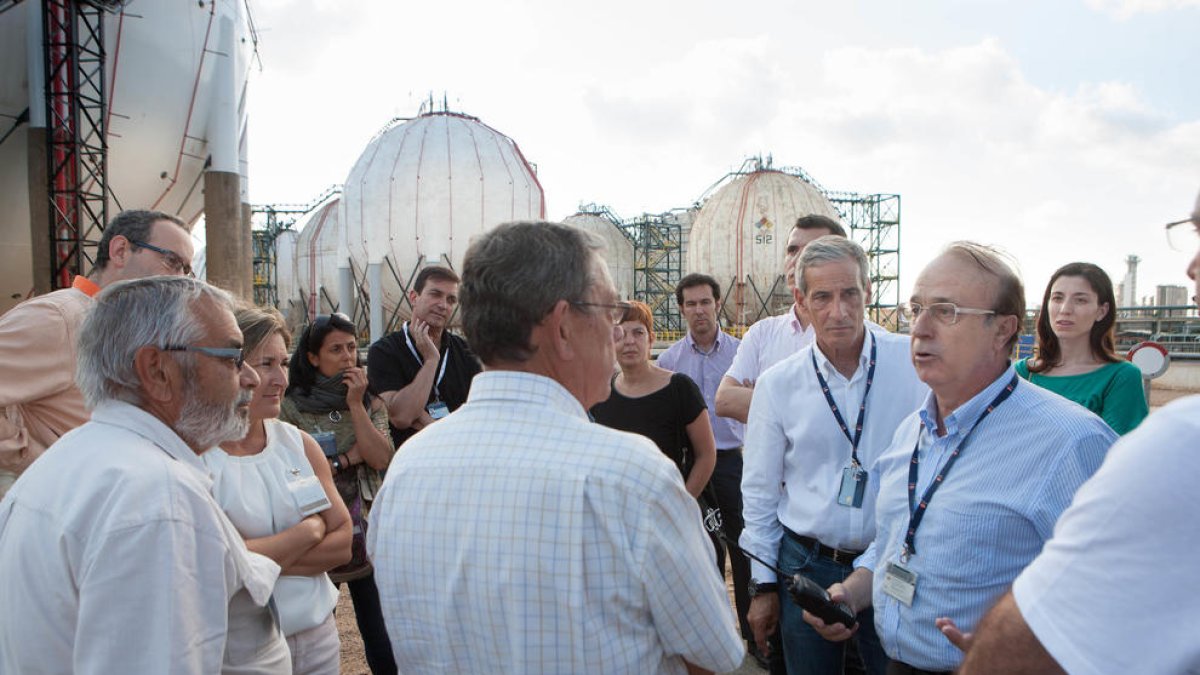 Imatge d'una visita dels membres del Panel a les instal·lacions de Repsol a Tarragona.