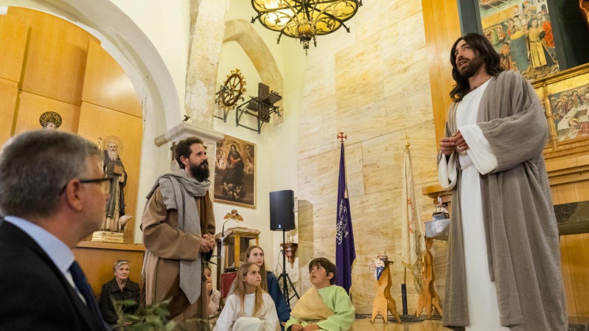 Les Forques Teatre de Constantí van representar escenes de 'La Passió de Crist'.