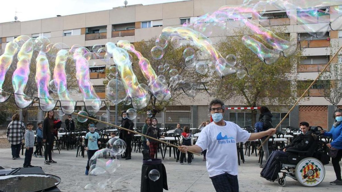 Imatge d'una edició anterior del Dia Mundial de l'Autisme a Tarragona.