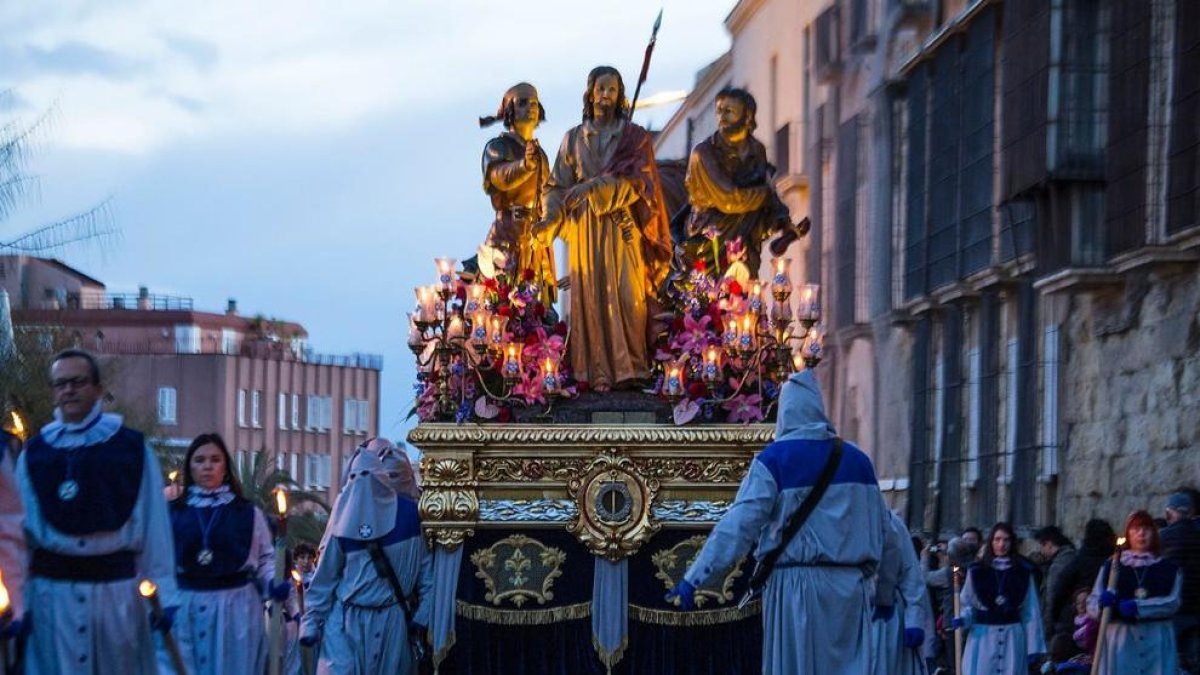 Un pas de Setmana Santa al Passeig de Sant Antoni durant una processió de 2022.
