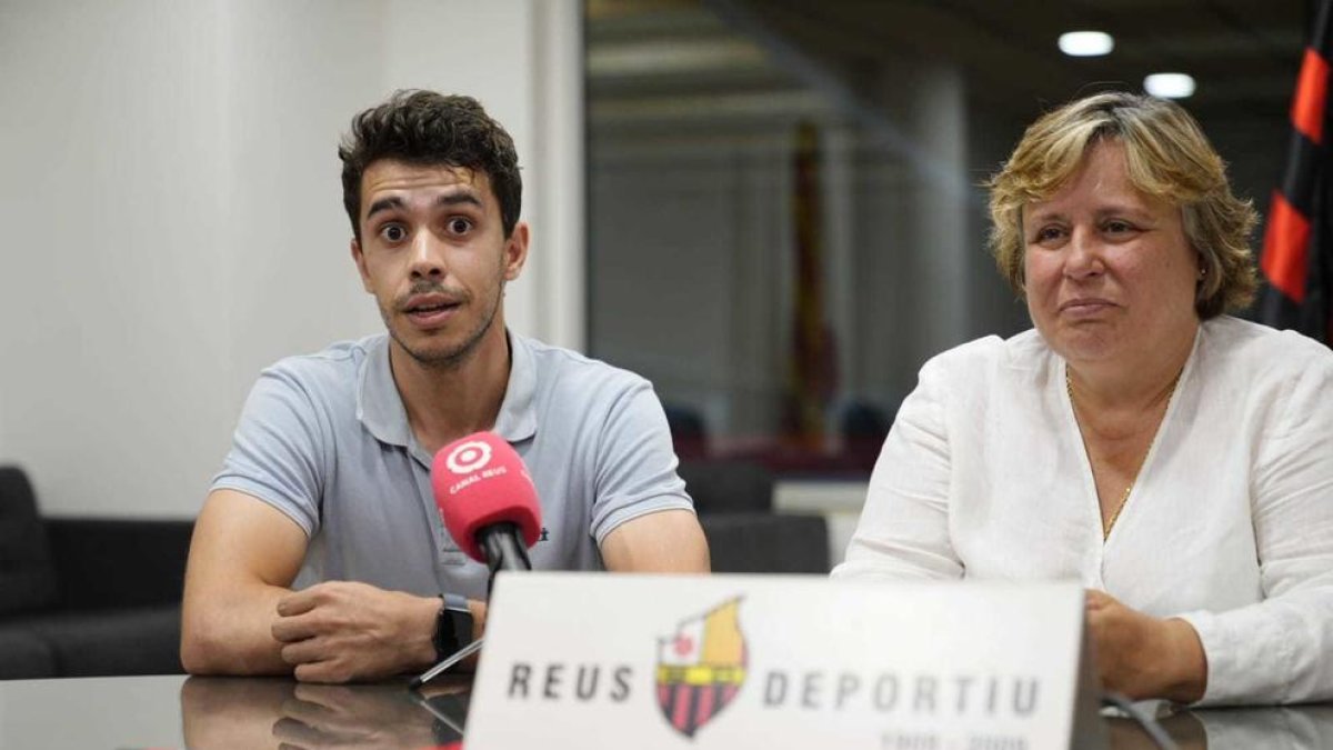 El fixatge Martí Casas i la presidenta del Reus Deportiu, Mónica Balsells.