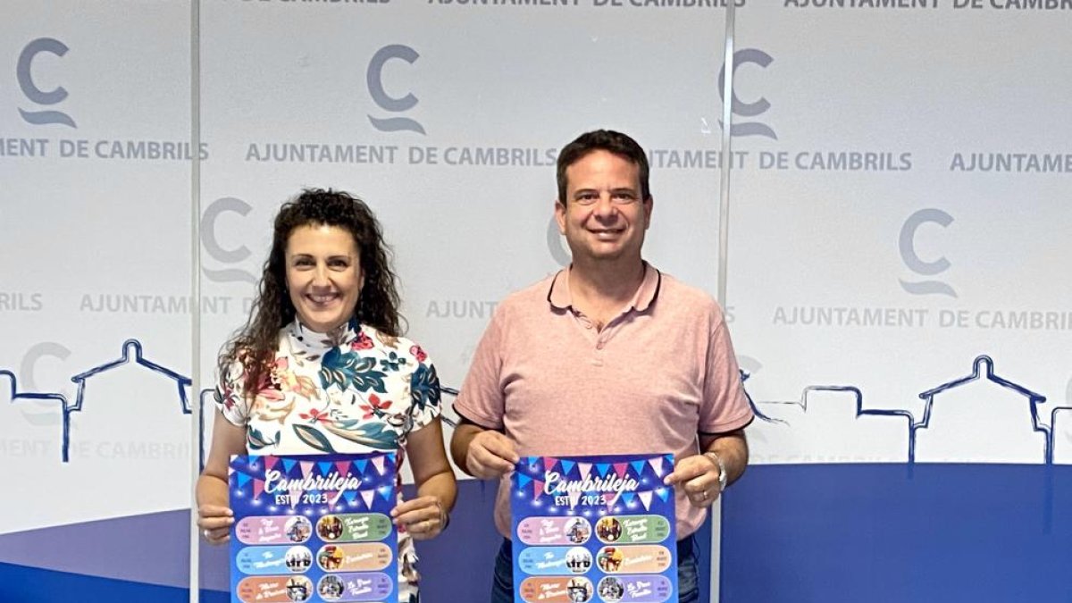 L'alcalde en funcions i regidor de Cultura, Oliver Klein i la regidora de Turisme, Yolanda Burgos.