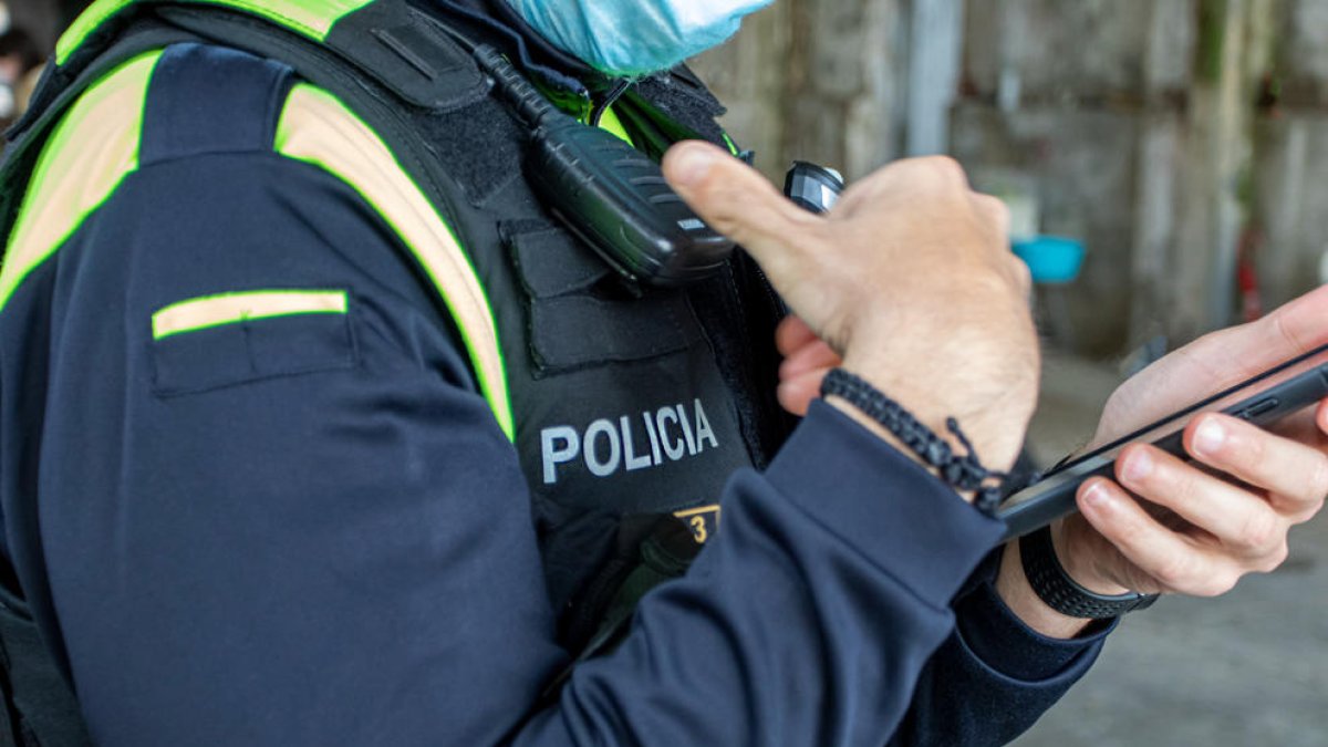 Imatge d'arxiu d'un agent de la Guàrdia Urbana de Tarragona.