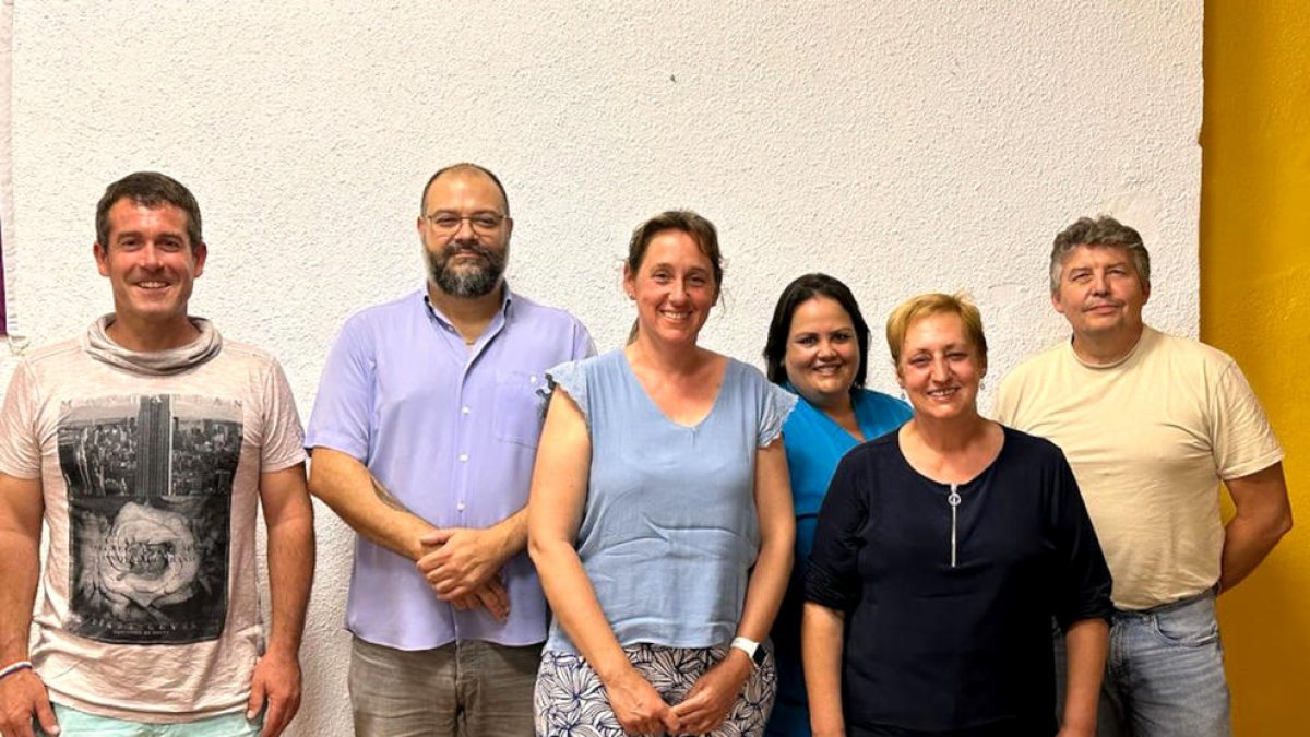 D'esquerra a dreta, els regidors Óscar Fortunyo, Eduard March, Marta Montagut, Sílvia Sanchez, Dolors Gurrera, i Josep Líndez.