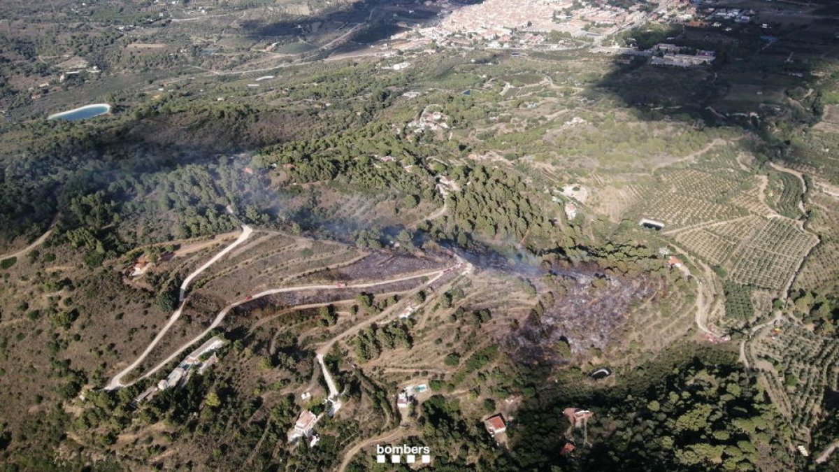 Imagen aérea del incendio de la Selva del Camp.