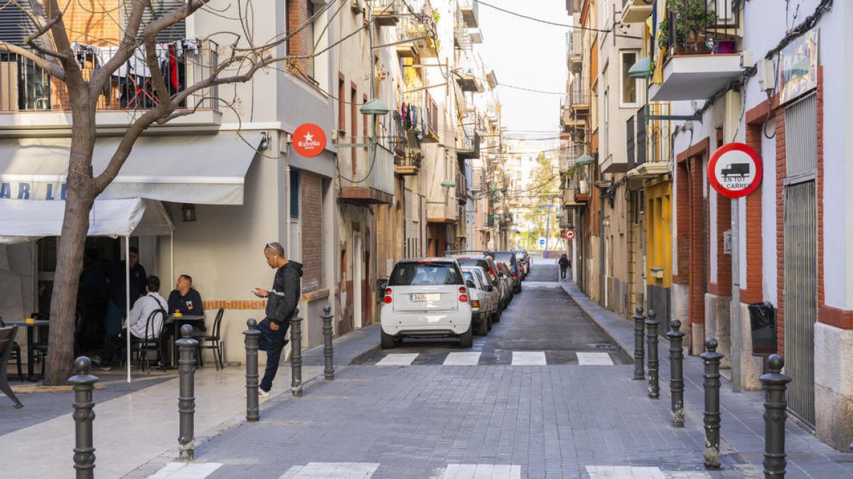 Imatge d'arxiu del carrer de Gravina del Serrallo, paral·lel al de Sant Pere.