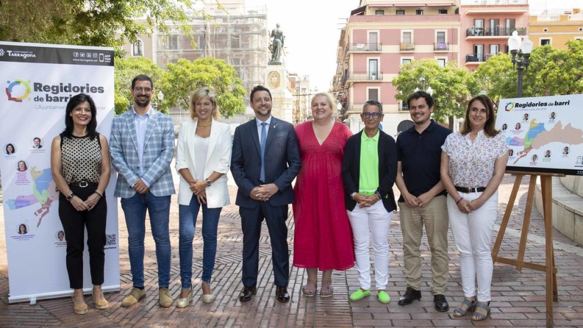 Los ocho concejales se reunirán una vez al mes con los vecinos de cada barrio.