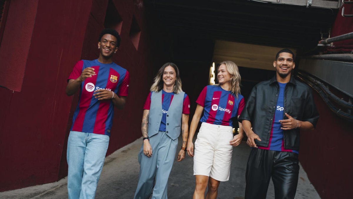 Imagen de la presentación de las nuevas camisetas del Barça para esta temporada.