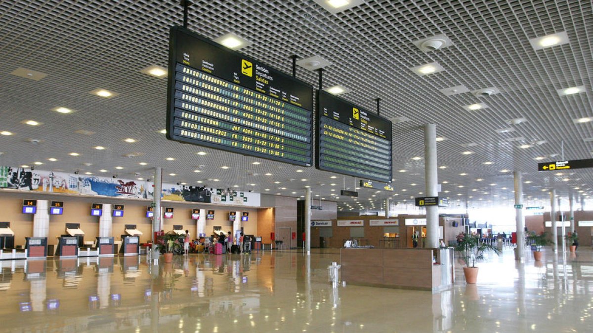 Imatge d'arxiu de l'interior de l'Aeroport de Reus.